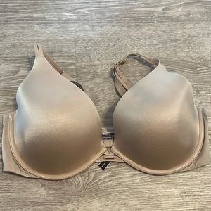 Victoria’s Secret lightly lined plunge bra